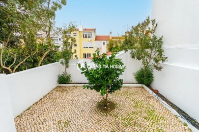 Apartamento T1 para Arrendamento em Campolide