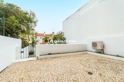 Apartamento T1 para Arrendamento em Campolide