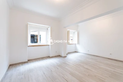 Apartamento T1 para Arrendamento em Campolide