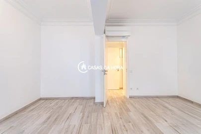Apartamento T1 para Arrendamento em Campolide