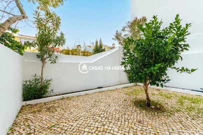 Apartamento T1 para Arrendamento em Campolide