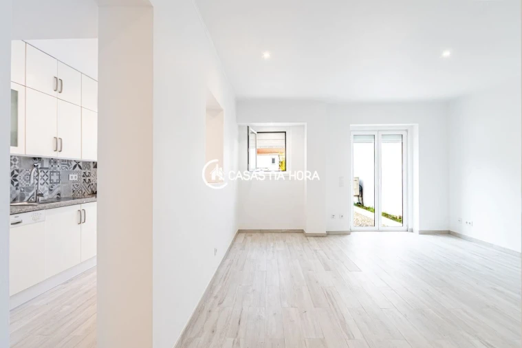 Apartamento T1 para Arrendamento em Campolide Foto 13
