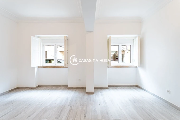 Apartamento T1 para Arrendamento em Campolide Foto 18