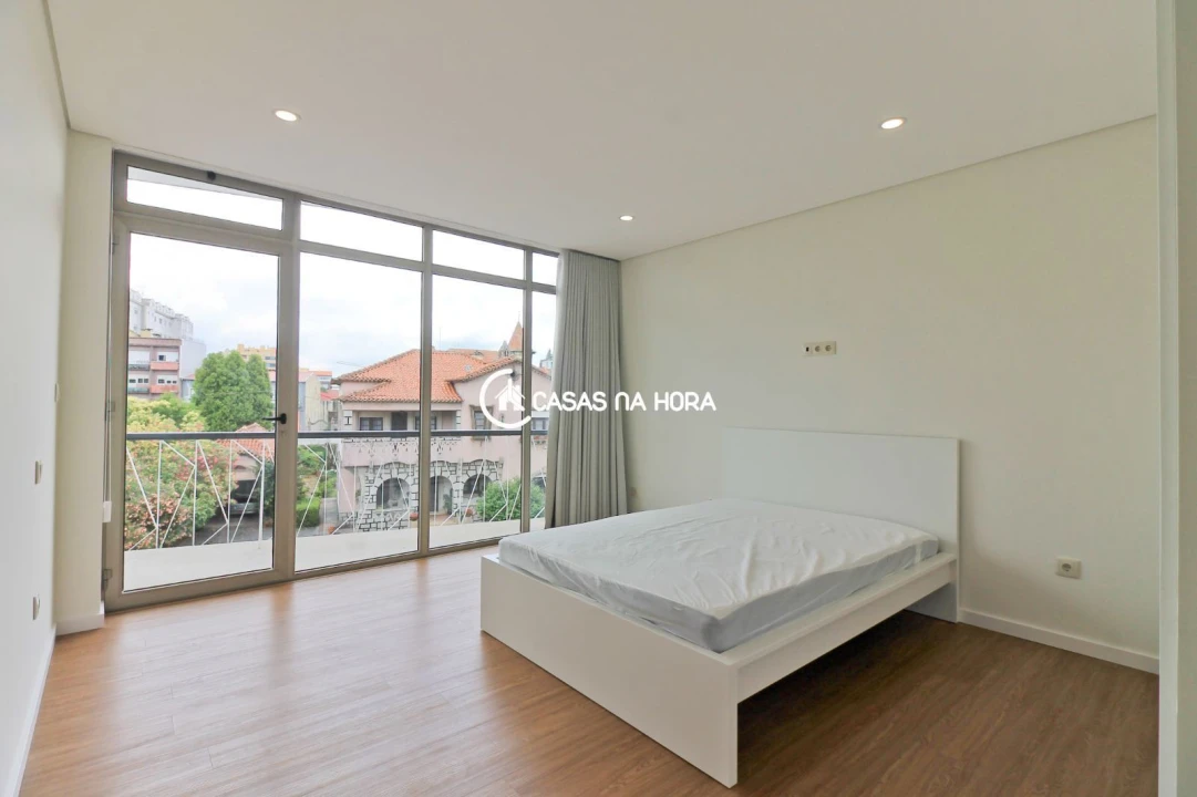 Apartamento T1 para Arrendamento em O. Azeméis, Riba-Ul, Ul, Macinhata Seixa, Madail Foto 2