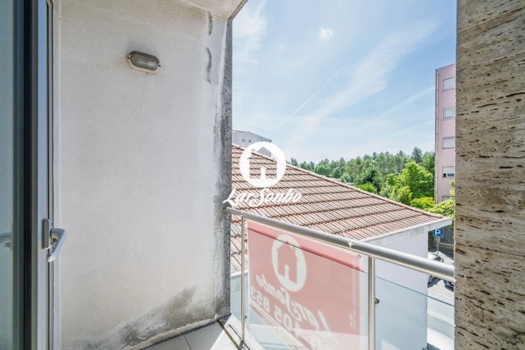 Apartamento T2 para Venda em Cidade da Maia Foto 3