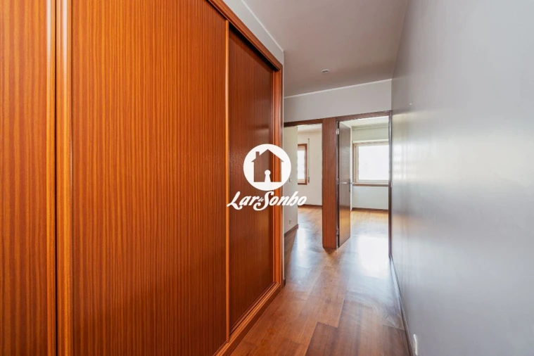 Apartamento T2 para Venda em Cidade da Maia Foto 18