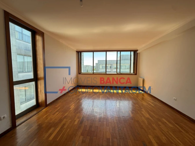 Apartamento T2 para Venda em Moreira Foto 4