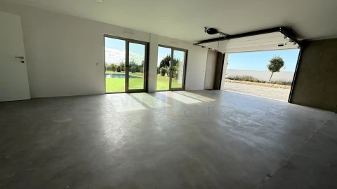 Moradia T4 para Venda em Atouguia da Baleia