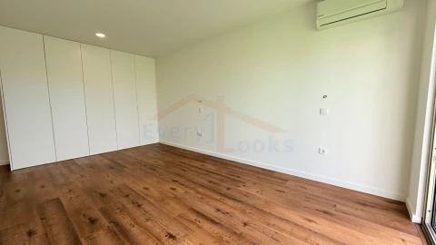 Moradia T4 para Venda em Atouguia da Baleia