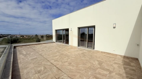 Moradia T4 para Venda em Atouguia da Baleia