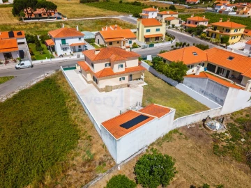 Moradia T4 para Venda em Olho Marinho