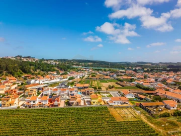 Moradia T4 para Venda em Olho Marinho