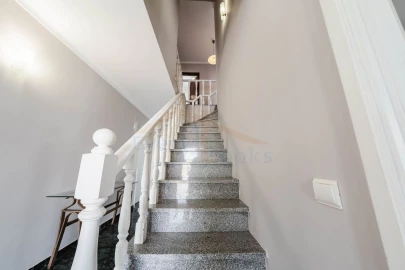 Moradia T4 para Venda em Olho Marinho