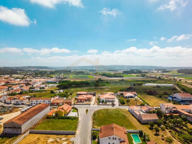Moradia T4 para Venda em Olho Marinho Foto 7