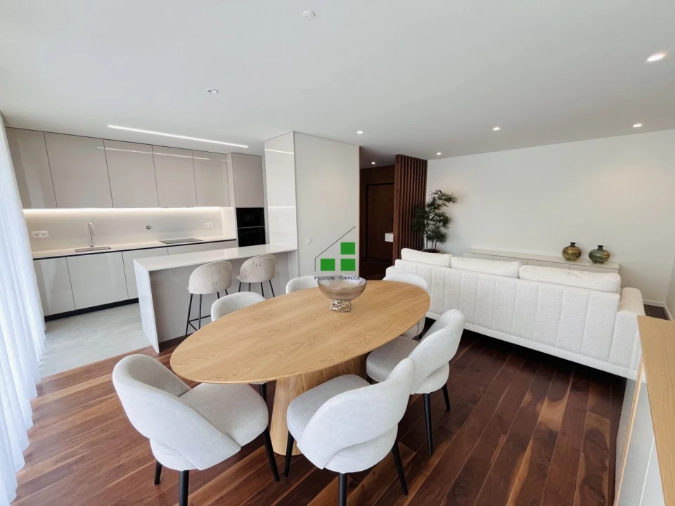 Apartamento T4 para Venda em Cidade da Maia Foto 3