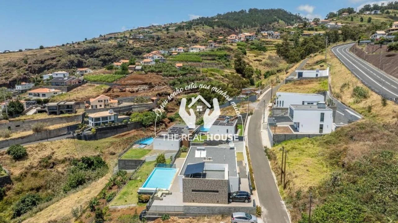Terreno para Venda em Estreito da Calheta Foto 6