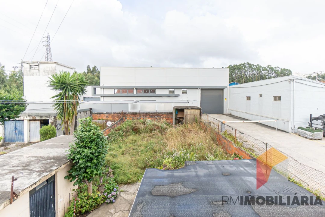 Moradia T4 para Venda em Fânzeres e São Pedro da Cova Foto 4