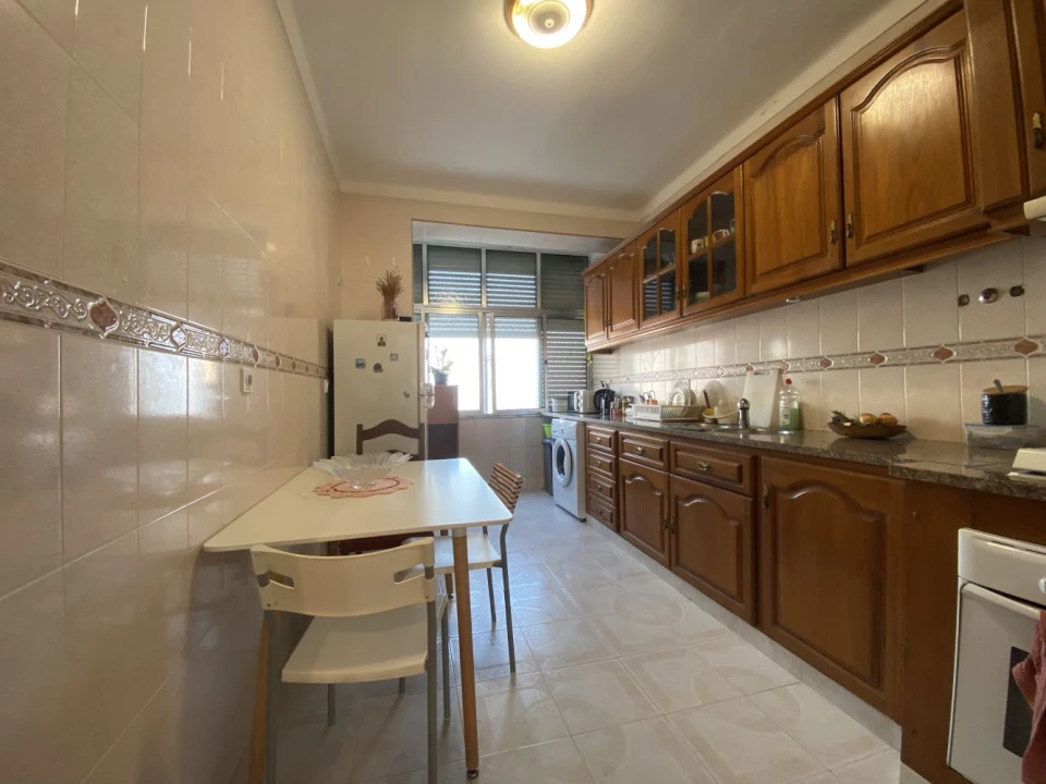 Apartamento T2 para Venda em Amora Foto 8