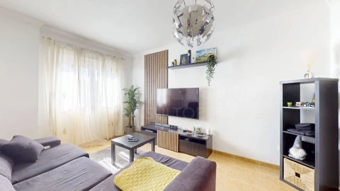 Apartamento T2 para Venda em Carregado e Cadafais