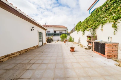 Moradia T3 para Venda em Nadadouro