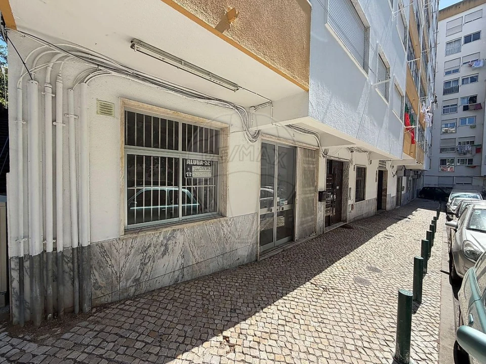 Loja para Arrendamento em Massamá e Monte Abraão Foto 14