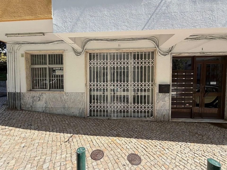Loja para Arrendamento em Massamá e Monte Abraão Foto 16