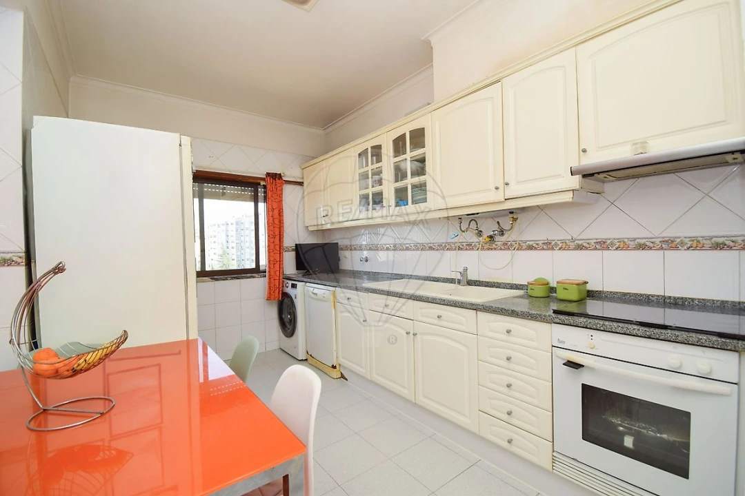 Apartamento T2 para Venda em Cacém e São Marcos Foto 16
