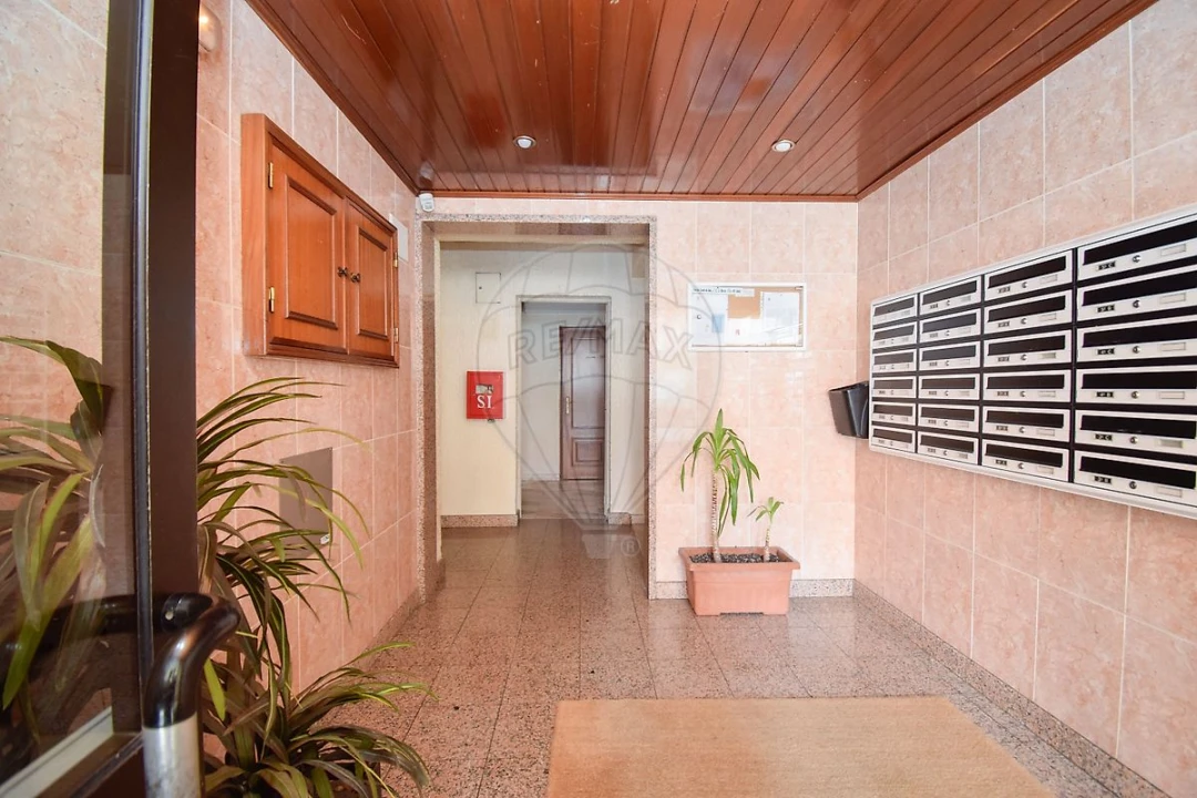 Apartamento T2 para Venda em Cacém e São Marcos Foto 4