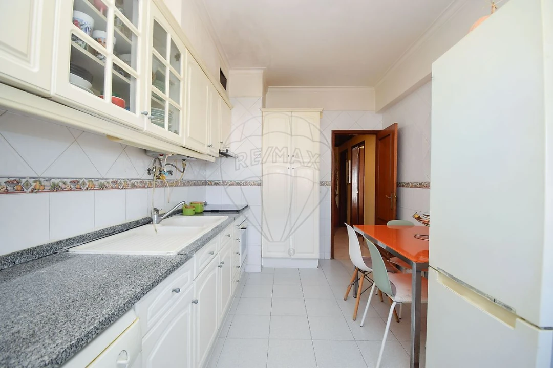 Apartamento T2 para Venda em Cacém e São Marcos Foto 18