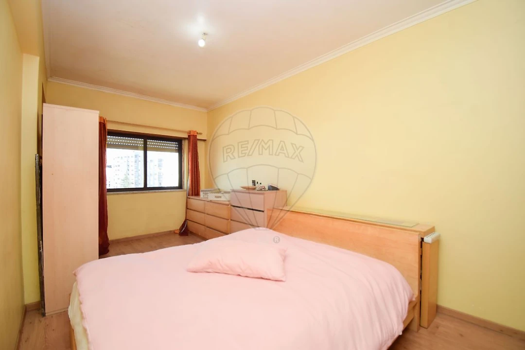 Apartamento T2 para Venda em Cacém e São Marcos Foto 1