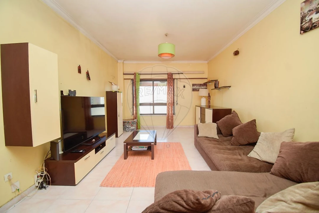 Apartamento T2 para Venda em Cacém e São Marcos Foto 11
