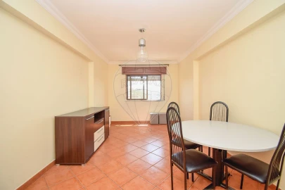 Apartamento T2 para Venda em Cacém e São Marcos