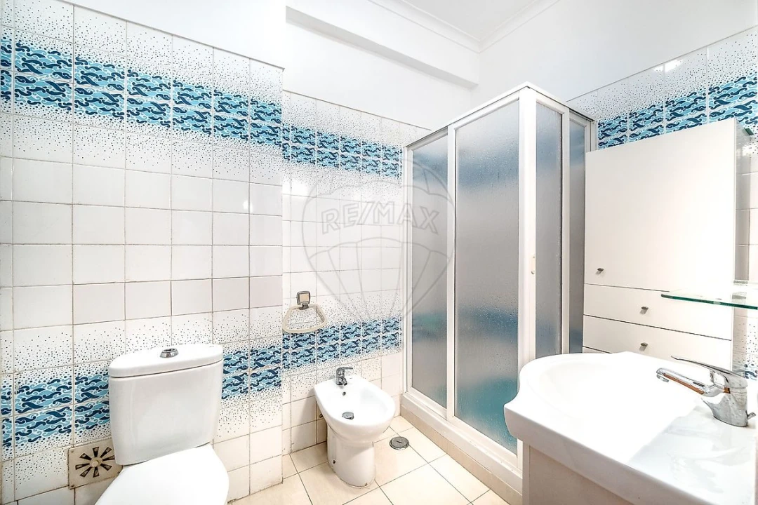 Apartamento T2 para Venda em Agualva e Mira-Sintra Foto 11