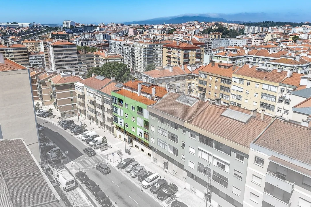 Apartamento T2 para Venda em Agualva e Mira-Sintra Foto 14