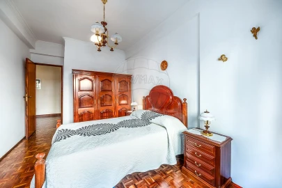 Apartamento T2 para Venda em Agualva e Mira-Sintra