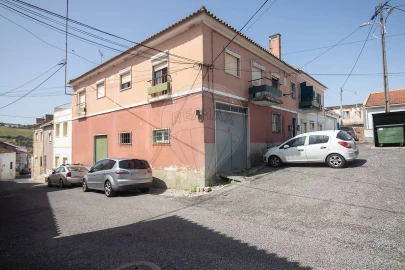 Armazém para Venda em Carregado e Cadafais