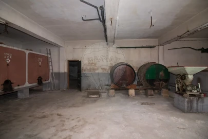 Armazém para Venda em Carregado e Cadafais