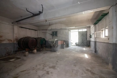 Armazém para Venda em Carregado e Cadafais