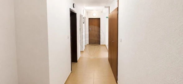 Apartamento T2 para Venda em Massamá e Monte Abraão