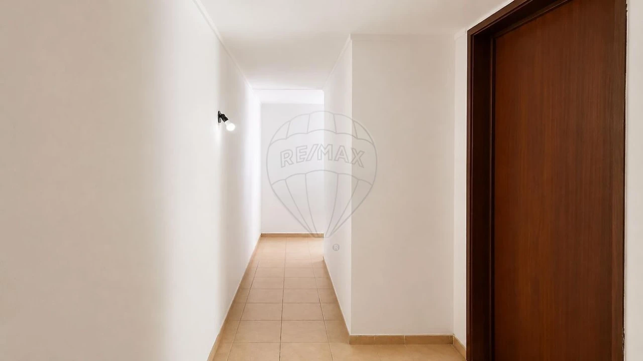 Apartamento T2 para Venda em Massamá e Monte Abraão Foto 9
