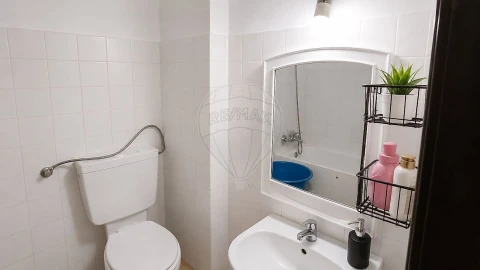 Apartamento T2 para Venda em Massamá e Monte Abraão
