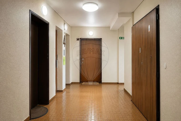 Apartamento T2 para Venda em Massamá e Monte Abraão Foto 4