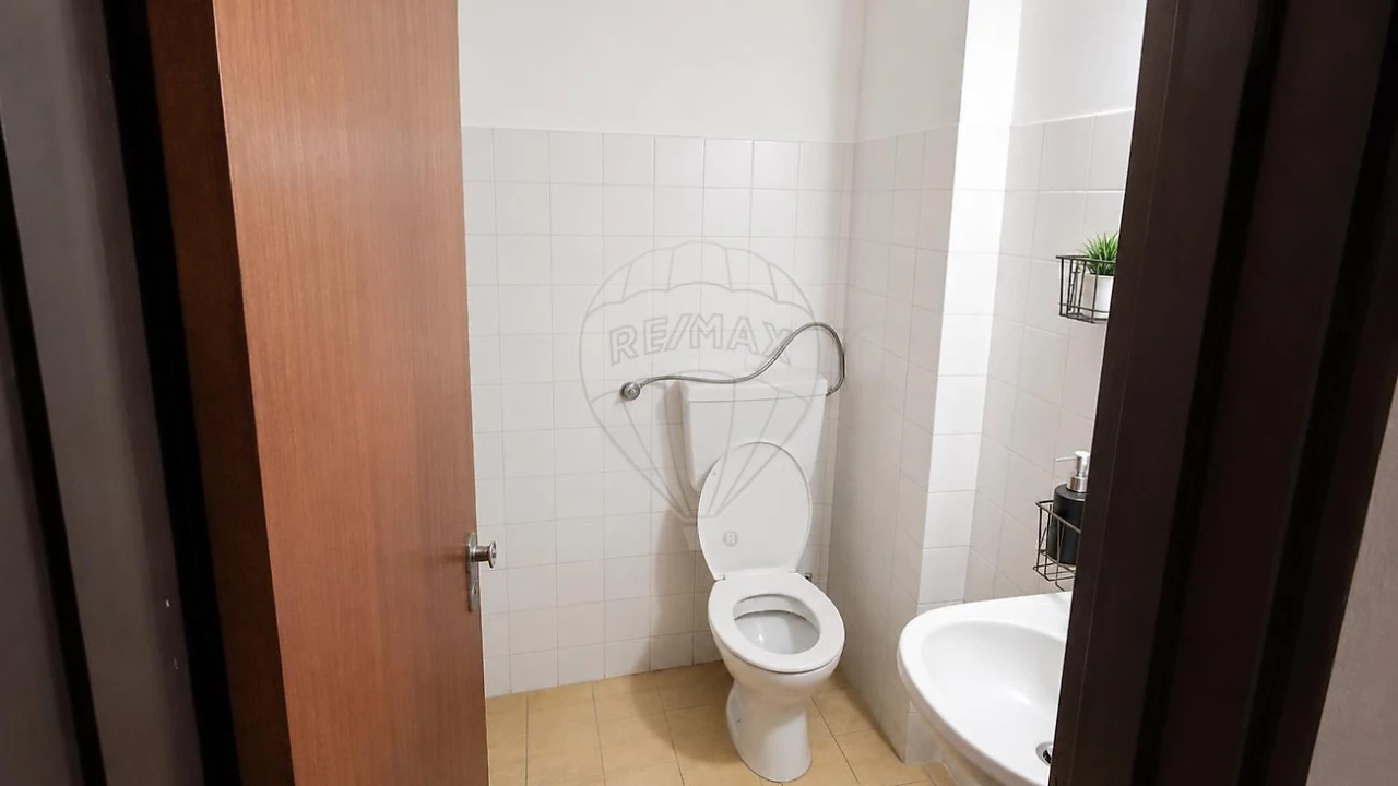 Apartamento T2 para Venda em Massamá e Monte Abraão Foto 12