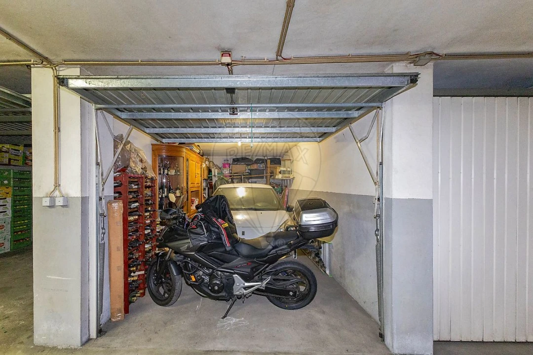 Apartamento T2 para Venda em Canelas Foto 23