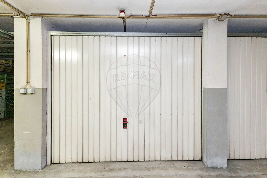 Apartamento T2 para Venda em Canelas Foto 24
