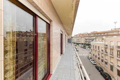 Apartamento T2 para Venda em Canelas