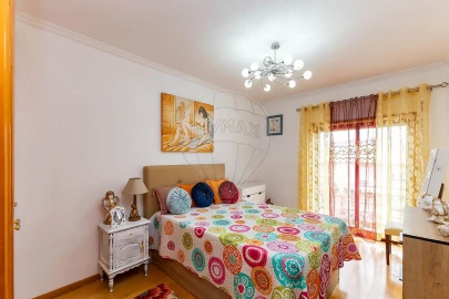 Apartamento T2 para Venda em Canelas