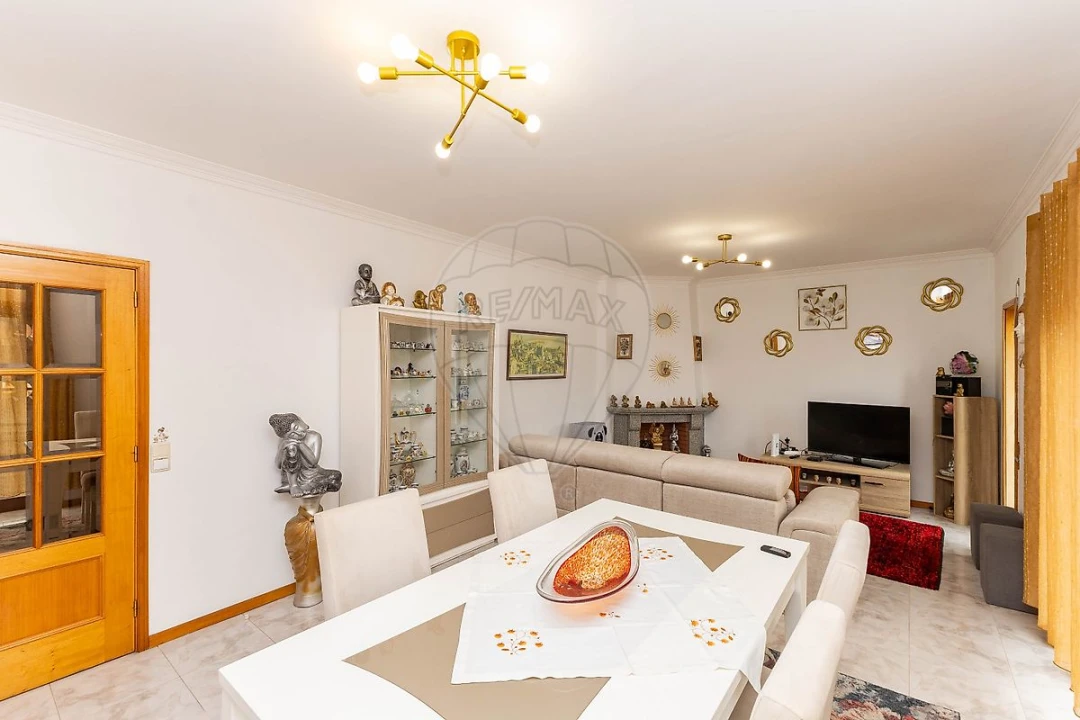 Apartamento T2 para Venda em Canelas Foto 7