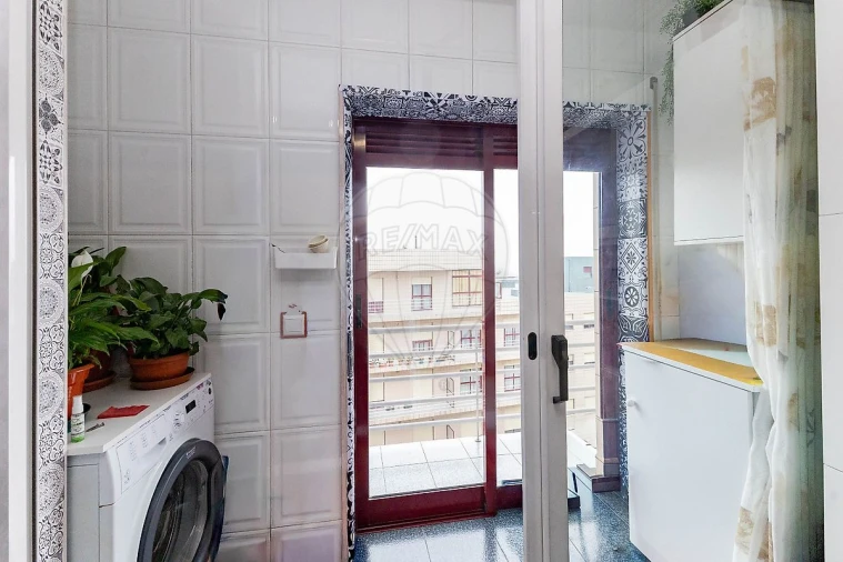 Apartamento T2 para Venda em Canelas Foto 15