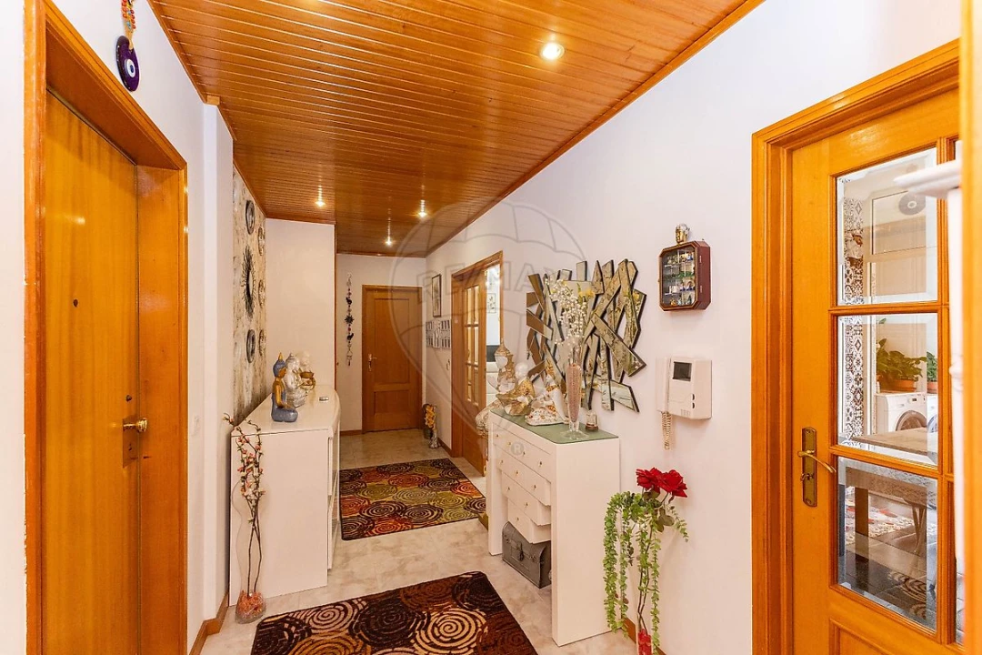 Apartamento T2 para Venda em Canelas Foto 2